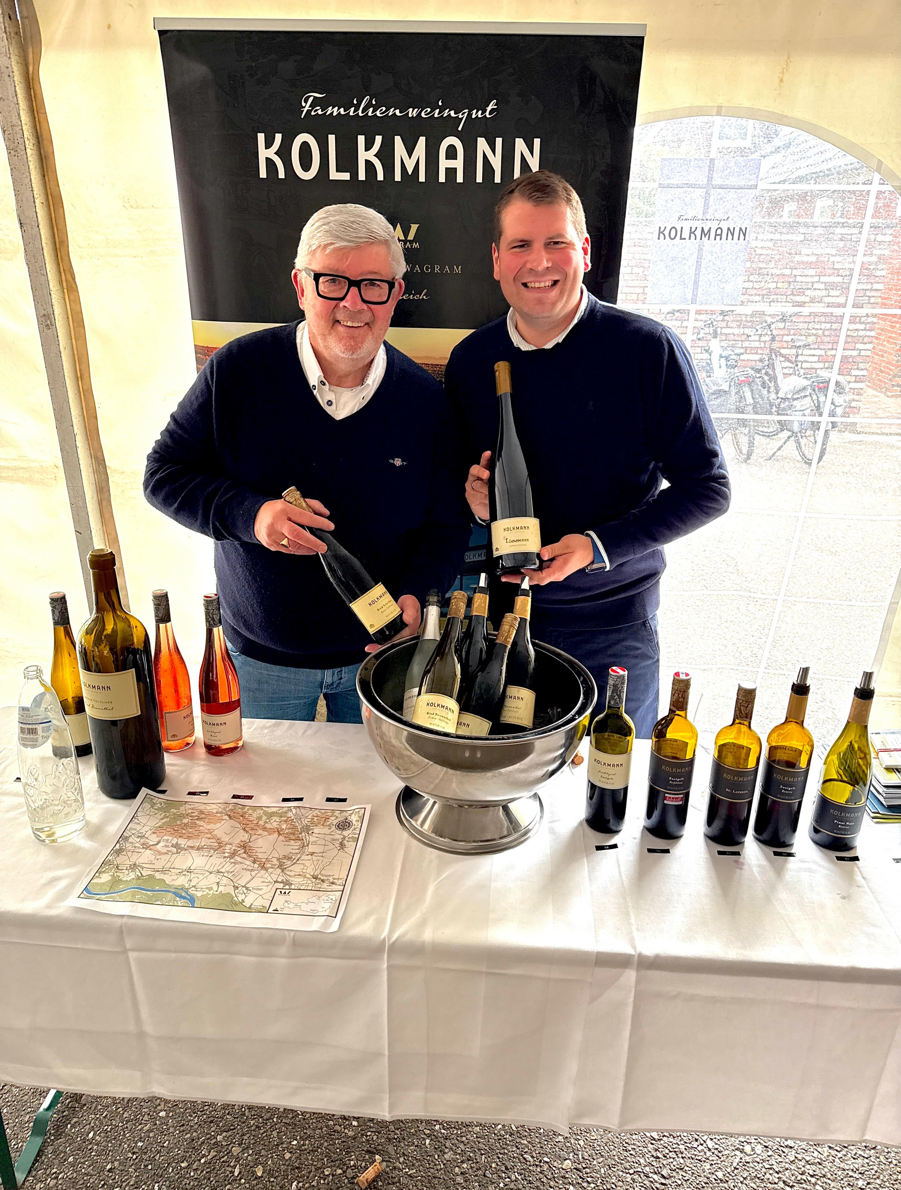 [Kolkmann on Tour] ✈️🇳🇱

Horst ist derzeit in der wunderschönen Niederlande 🇳🇱 
Bei der 🥂🍾Hausmesse von @twentsch_wijnhuis @bert.tenvergert