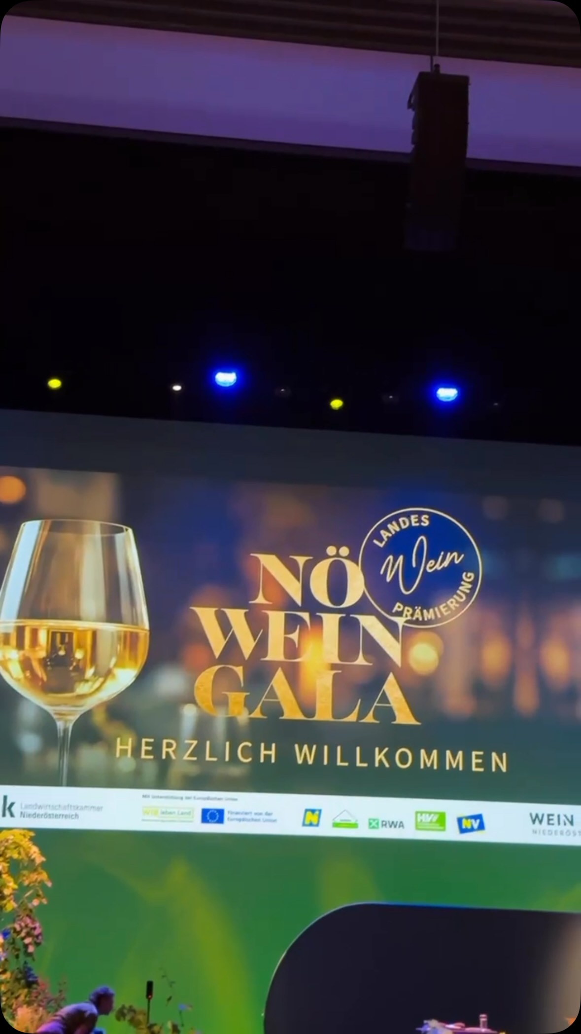 [Landessieger 2026] 🥇🍾👇🏻

Eine Familie & ein großartiges Team…. 🤗🍾🙌🏻

Trockenbeerenauslese Sämling (Scheurebe) 2024 🥂…
hat bei der Landesweinprämierung 2026 - 
den 🥇 Platz erreicht -
www.kolkmann.at

Wir freuen uns riesig über diese großartige Auszeichnung!🏆 

#nöweingala #kathibellowitsch #kolkmann #beproud #felsamwagram